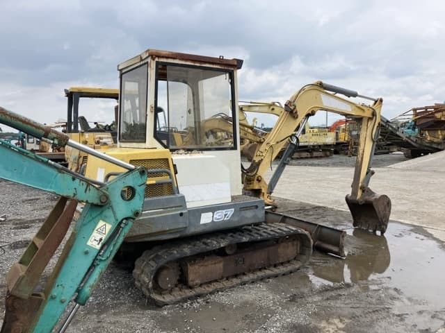 MINI EXCAVATOR — Auction (lot 8451-802)