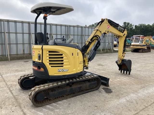 MINI EXCAVATOR — Auction (lot 8451-81)