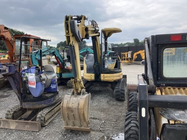 MINI EXCAVATOR — Auction (lot 8451-813)
