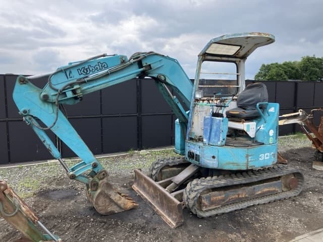 MINI EXCAVATOR — Auction (lot 8451-814)