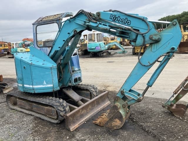 MINI EXCAVATOR — Auction (lot 8451-814)
