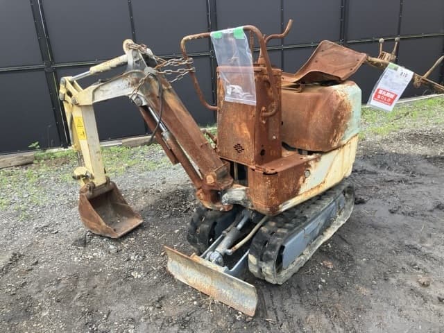 MINI EXCAVATOR — Auction (lot 8451-815)