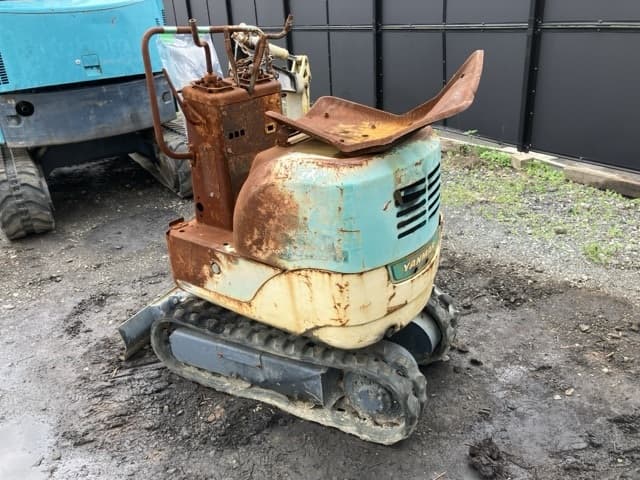 MINI EXCAVATOR — Auction (lot 8451-815)