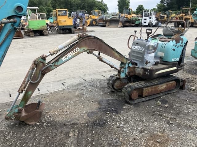MINI EXCAVATOR — Auction (lot 8451-818)