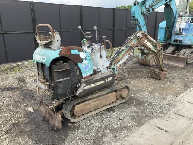 MINI EXCAVATOR — Auction (lot 8451-818)