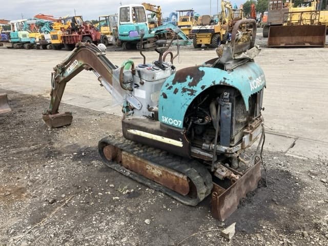 MINI EXCAVATOR — Auction (lot 8451-818)