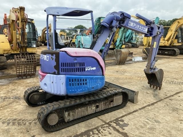 MINI EXCAVATOR — Auction (lot 8451-822)