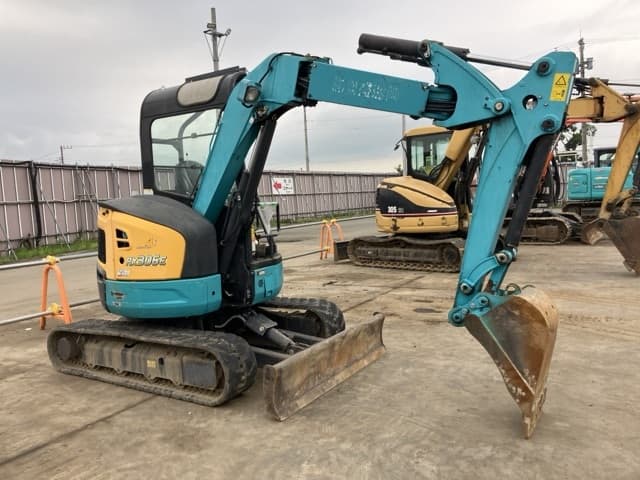 MINI EXCAVATOR — Auction (lot 8451-826)