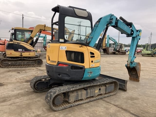 MINI EXCAVATOR — Auction (lot 8451-826)