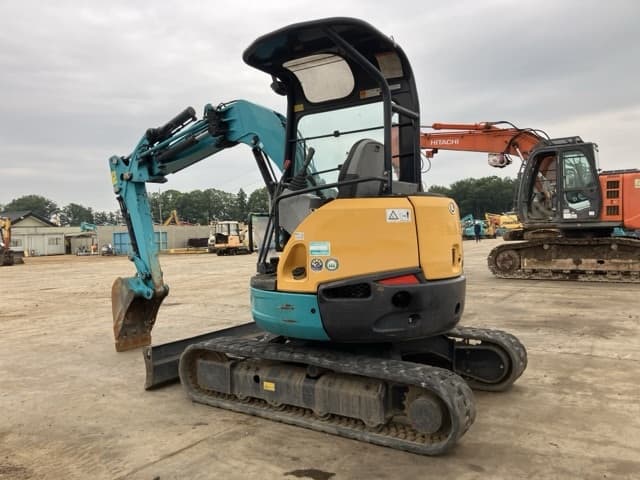 MINI EXCAVATOR — Auction (lot 8451-826)