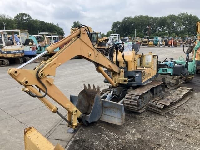 MINI EXCAVATOR — Auction (lot 8451-830)