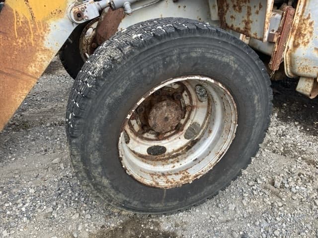 MINI WHEEL LOADER — Auction (lot 8451-831)