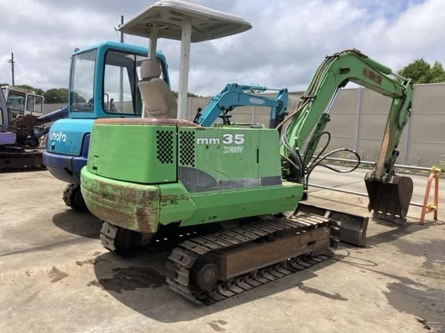 MINI EXCAVATOR — Auction (lot 8451-833)