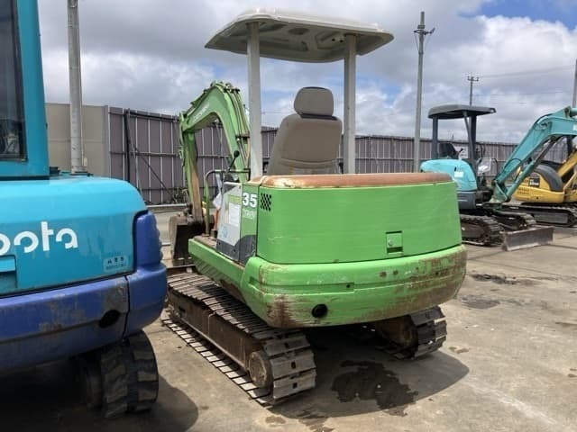 MINI EXCAVATOR — Auction (lot 8451-833)