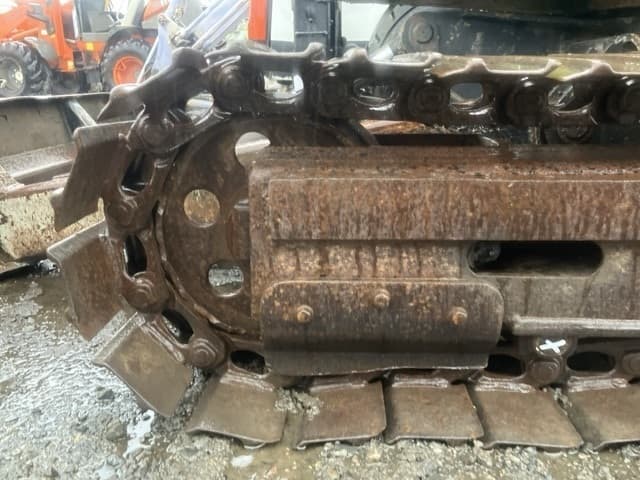 MINI EXCAVATOR — Auction (lot 8451-833)