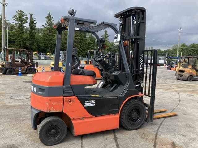 Battery Forklift — Auction (lot 8451-9003)