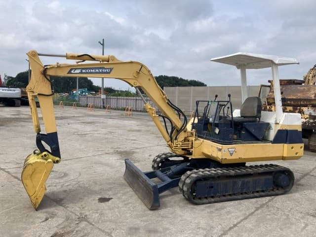 MINI EXCAVATOR — Auction (lot 8451-93)