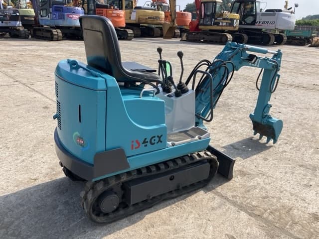 MINI EXCAVATOR — Auction (lot 8451-96)