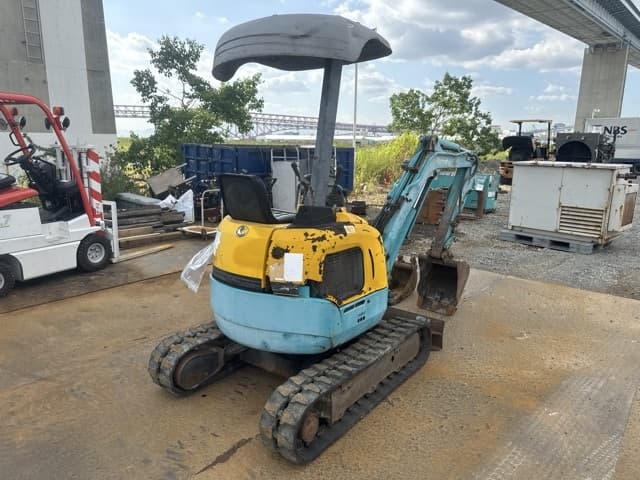 MINI EXCAVATOR — Auction (lot 8456-10001)