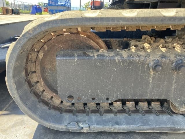 MINI EXCAVATOR — Auction (lot 8456-10010)