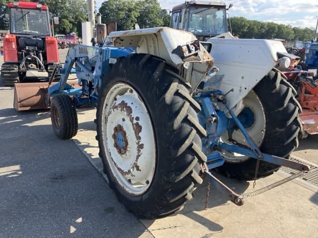 Tractor — Auction (lot 8456-1002)
