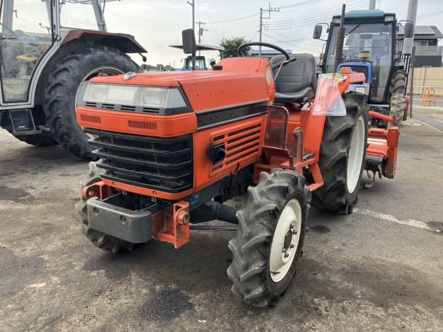 Tractor — Auction (lot 8456-1008)