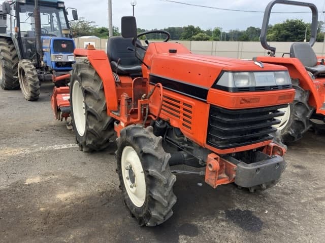 Tractor — Auction (lot 8456-1008)
