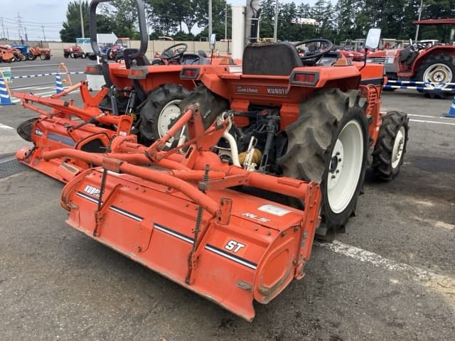 Tractor — Auction (lot 8456-1008)