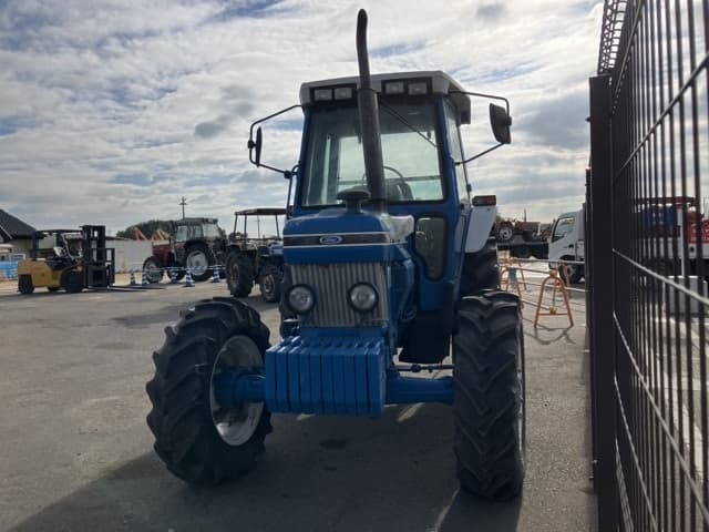 Tractor — Auction (lot 8456-1010)