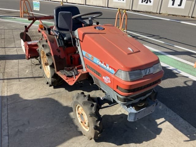 Tractor — Auction (lot 8456-1011)