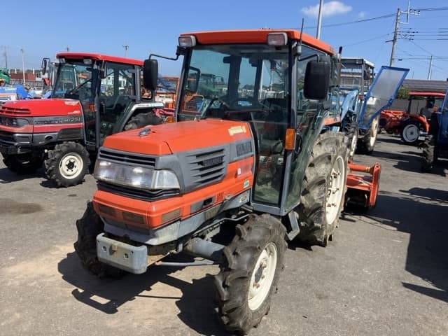 Tractor — Auction (lot 8456-1017)