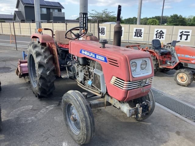 Tractor — Auction (lot 8456-1023)