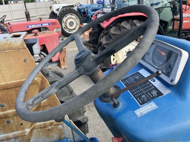 Tractor — Auction (lot 8456-1024)