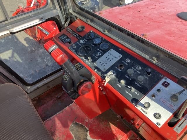Tractor — Auction (lot 8456-1035)