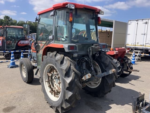 Tractor — Auction (lot 8456-1038)