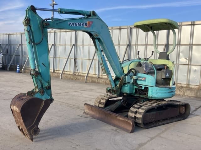 MINI EXCAVATOR — Auction (lot 8456-104)