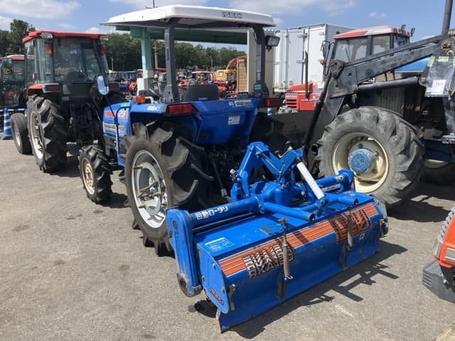 Tractor — Auction (lot 8456-1040)