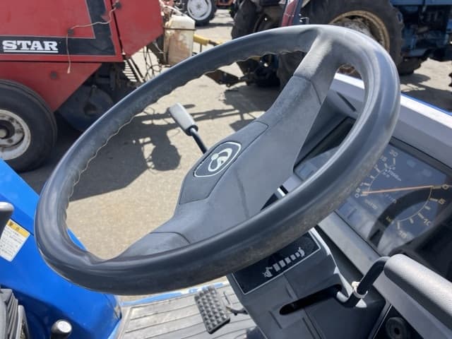 Tractor — Auction (lot 8456-1040)