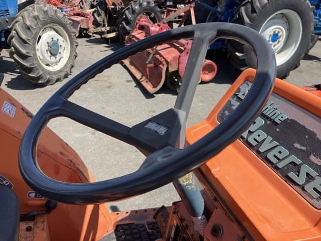 Tractor — Auction (lot 8456-1042)