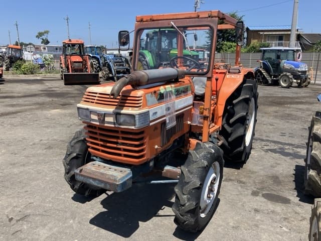 Tractor — Auction (lot 8456-1052)