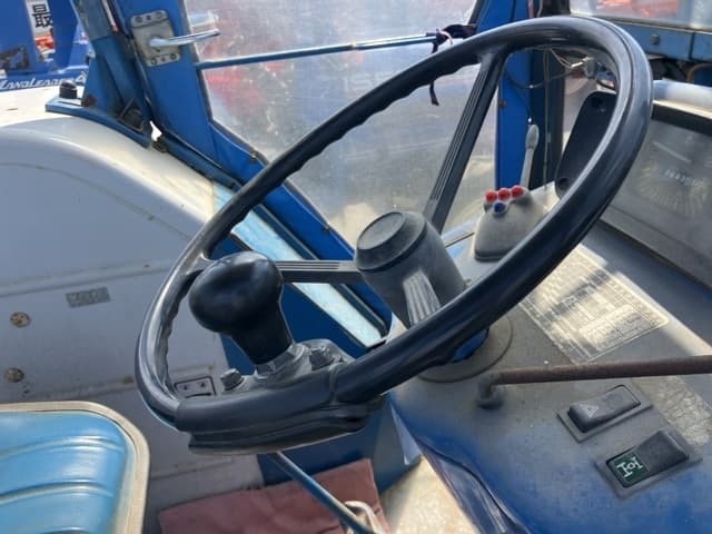 Tractor — Auction (lot 8456-1054)