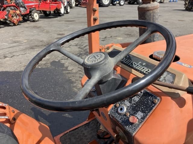 Tractor — Auction (lot 8456-1064)