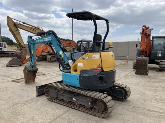 MINI EXCAVATOR — Auction (lot 8456-107)