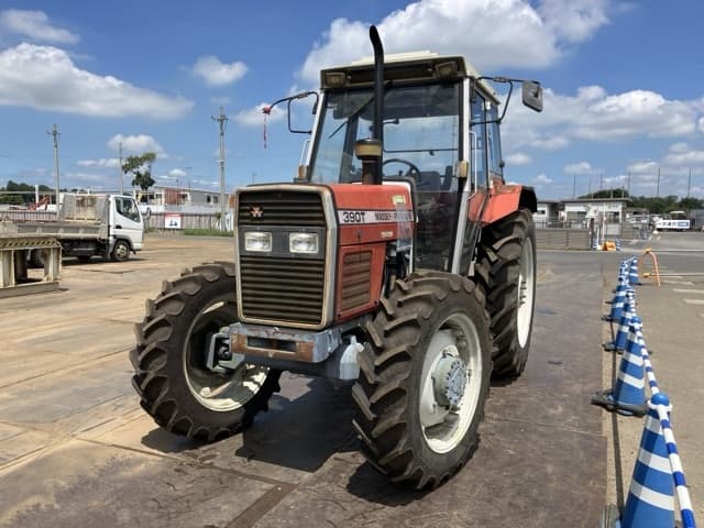 Tractor — Auction (lot 8456-1074)