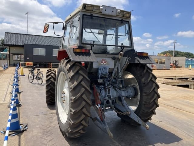 Tractor — Auction (lot 8456-1074)