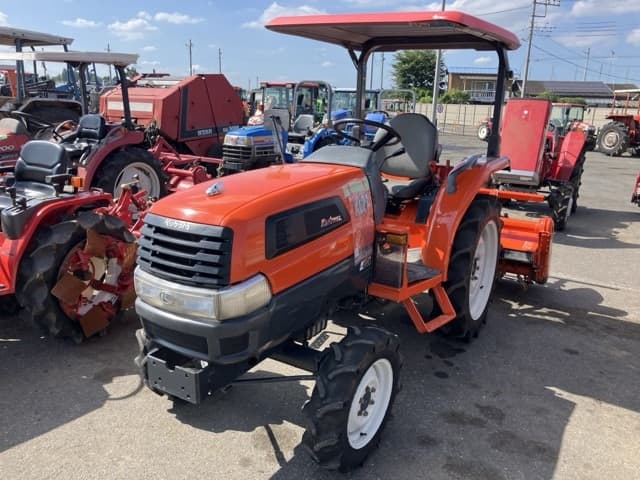 Tractor — Auction (lot 8456-1077)