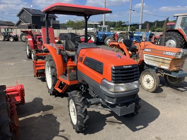Tractor — Auction (lot 8456-1077)