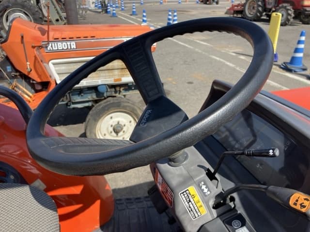 Tractor — Auction (lot 8456-1077)