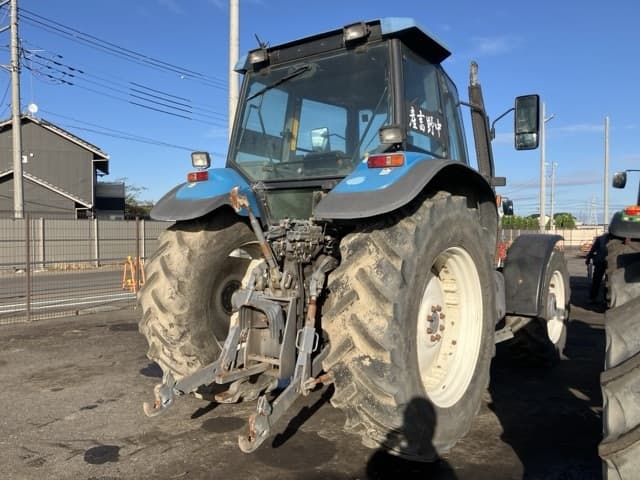 Tractor — Auction (lot 8456-1081)