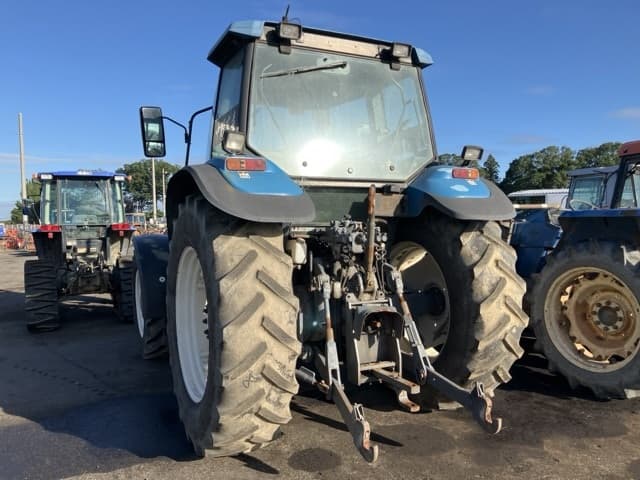 Tractor — Auction (lot 8456-1081)